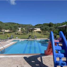 4 bedroom villa with pool, Chalikounas, sleeps 8